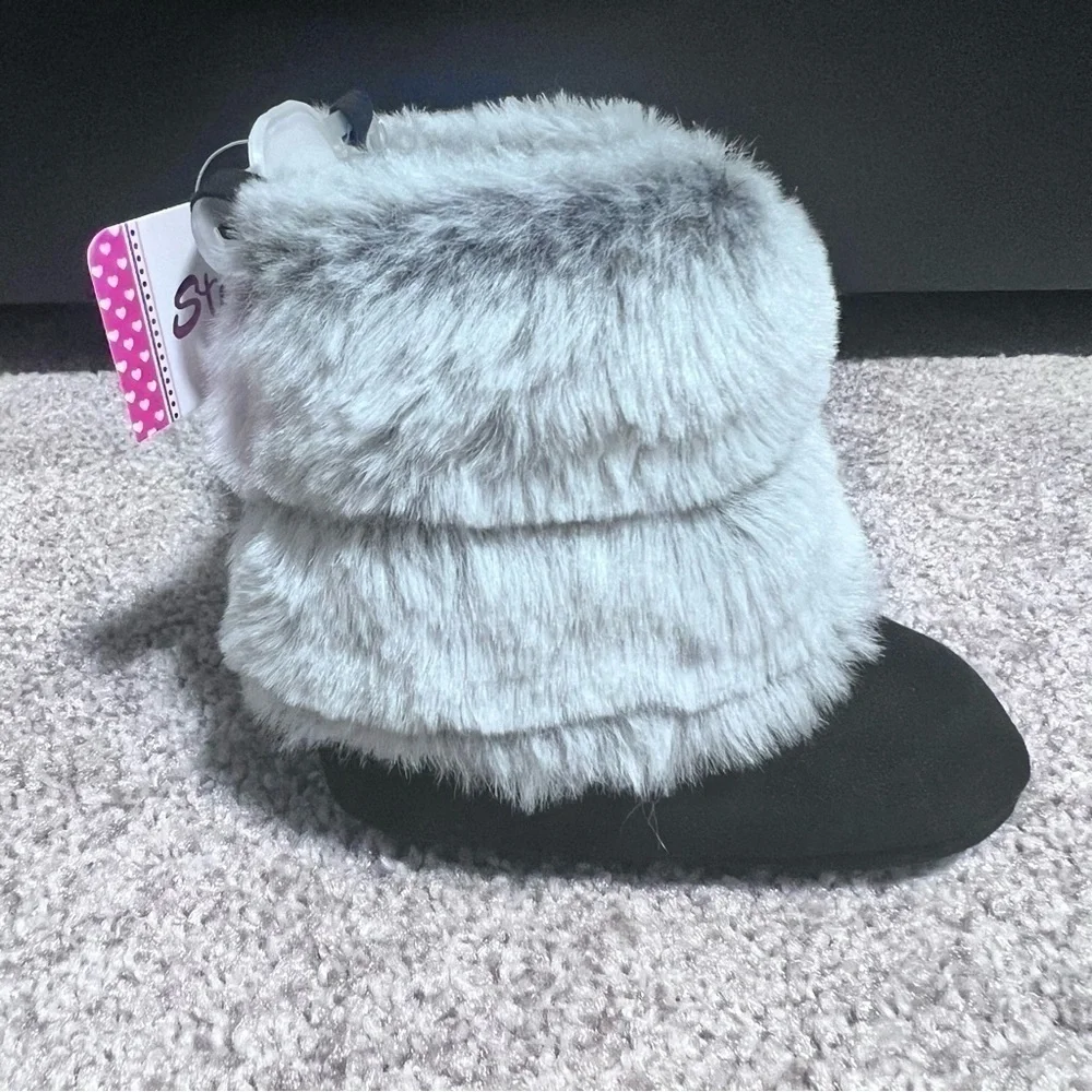💚NWT Stepping stones infant faux suede/fur boots size 2 (3-6 months)